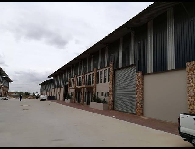 700M² WAREHOUSE TO LET IN WYCHWOOD